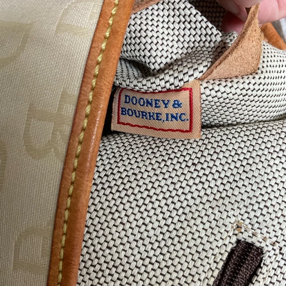 Dooney Bourke Beige Canvas Logo Embossed Tan Leather Trim Push Lock Shoulder Bag - Picture 7 of 11